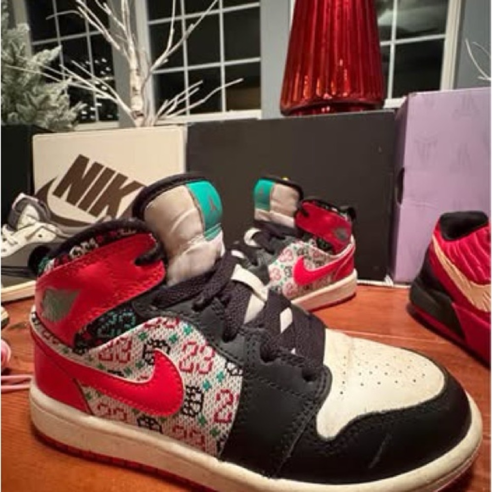 Jordan 1 Mid “Christmas Sweater” – Youth 1Y - Picture 3 of 3